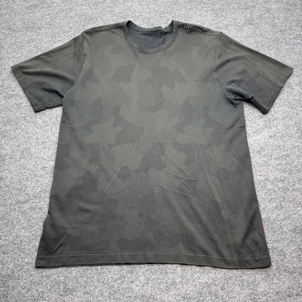 Lululemon Mens Metal Vent Tech Short Sleeve Shirt XXL Dark Olive Green Geometric